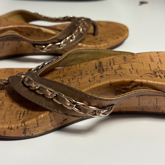 Vionic Orthaheel Bronze Flip Flop Wedge Sandals Cork Sz 7 - Picture 2 of 6